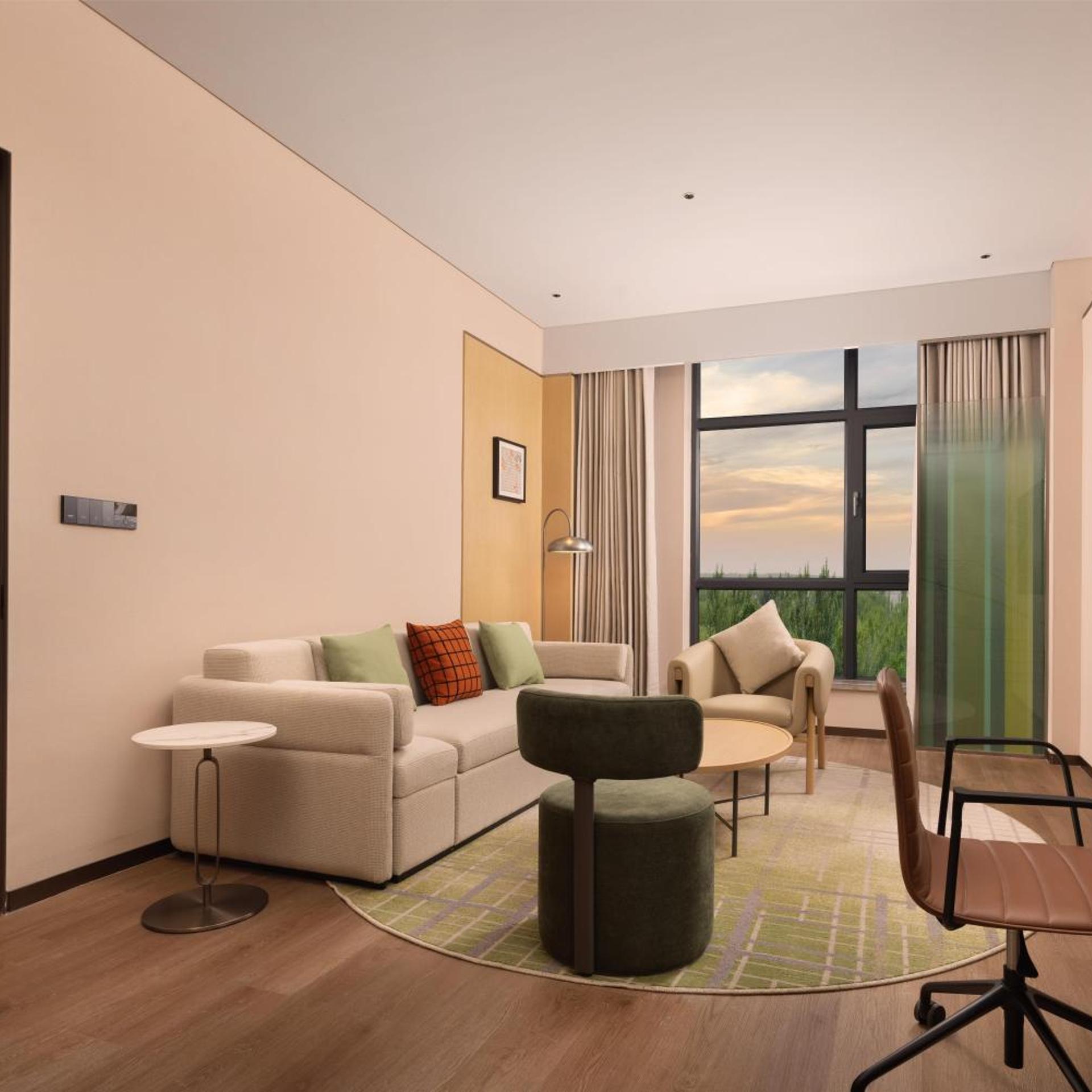 Hilton Garden Inn Jinghe County 35/52