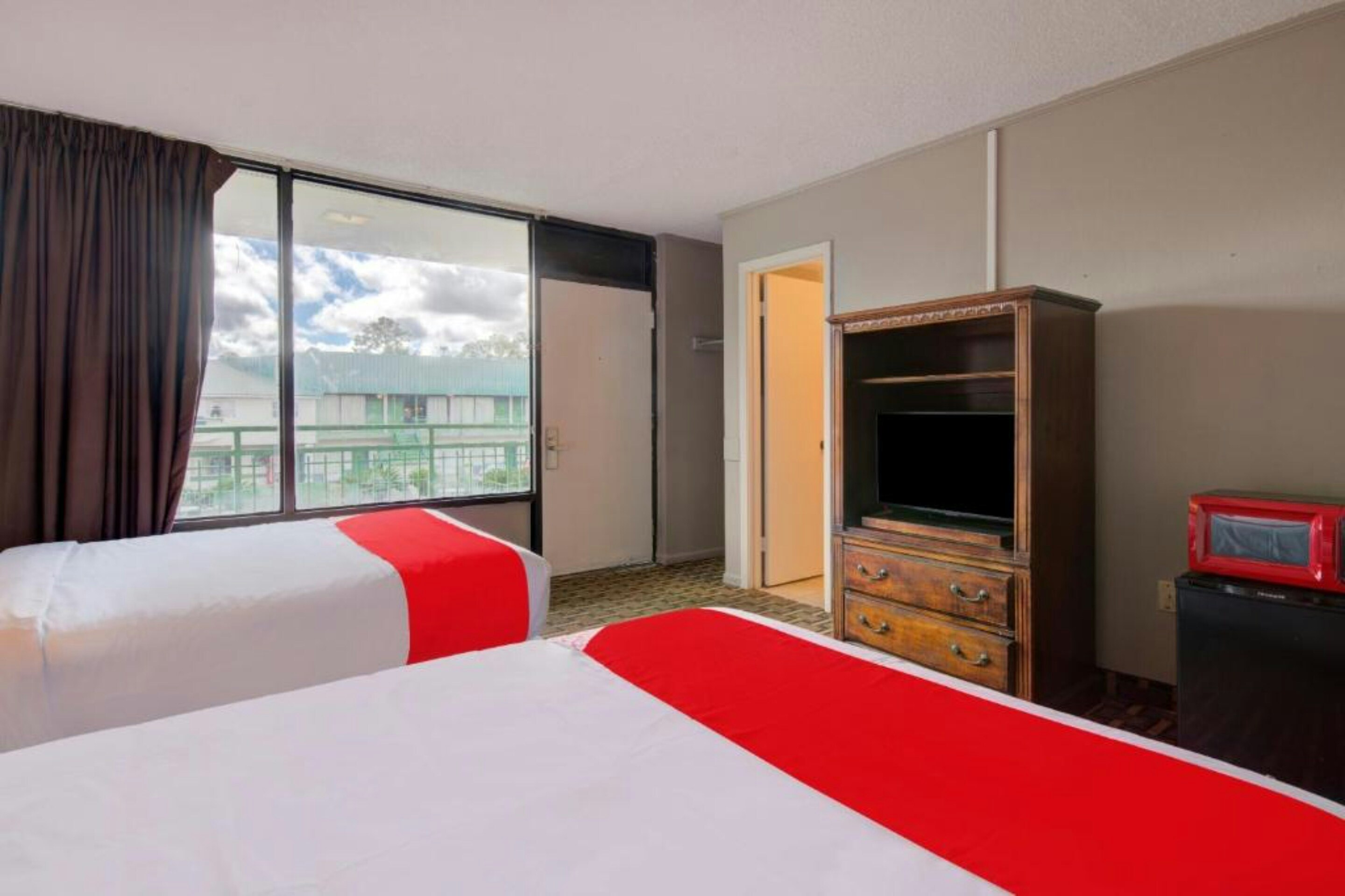 Room at Rise Inn by OYO GA US-441, DOUGLAS - GA