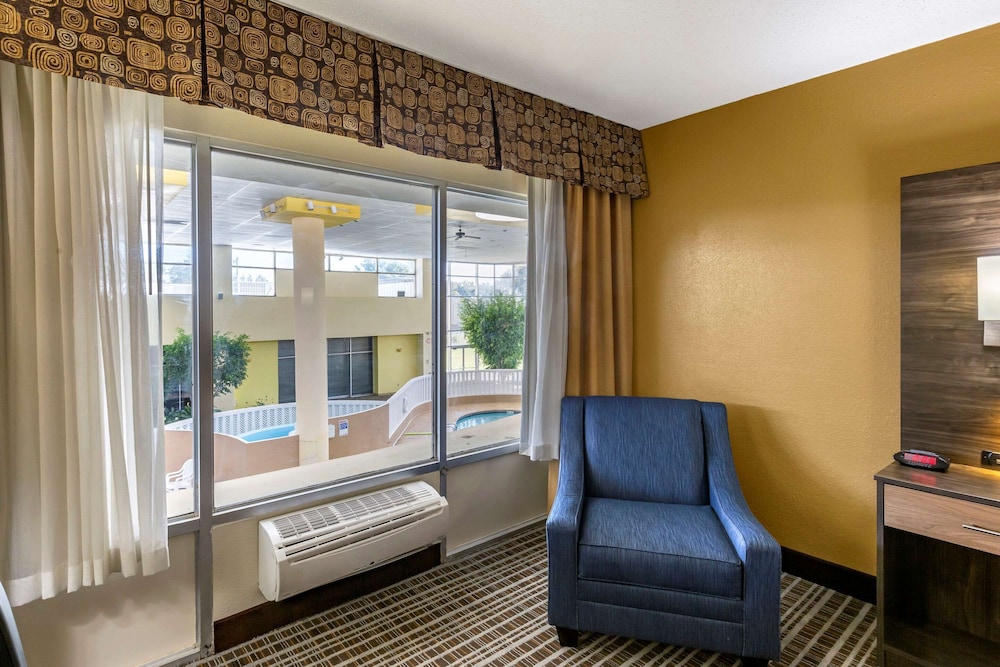 Quality Inn and Suites Greensboro High Point 29/44
