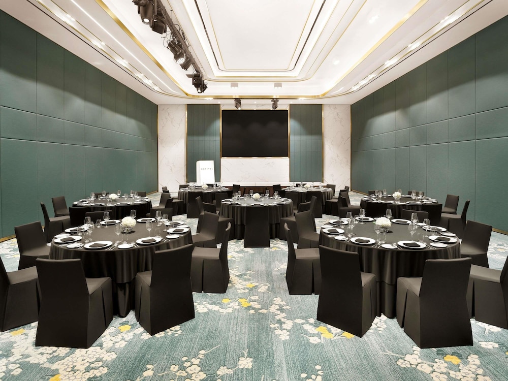 Sofitel Ambassador Seoul Hotel and Serviced Residences 58/71