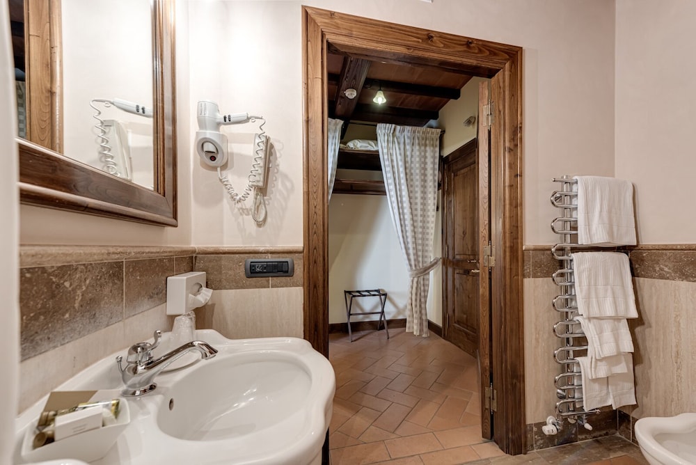 LOCANDA POGGIOLEONE 71/71