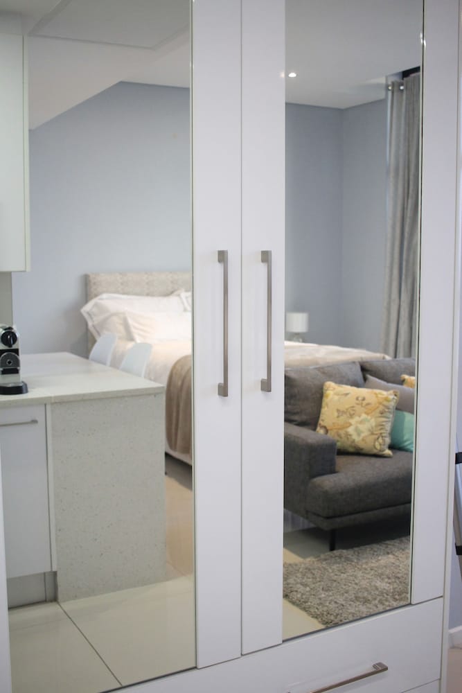 Tower Bliss Studio Apartment 8/28