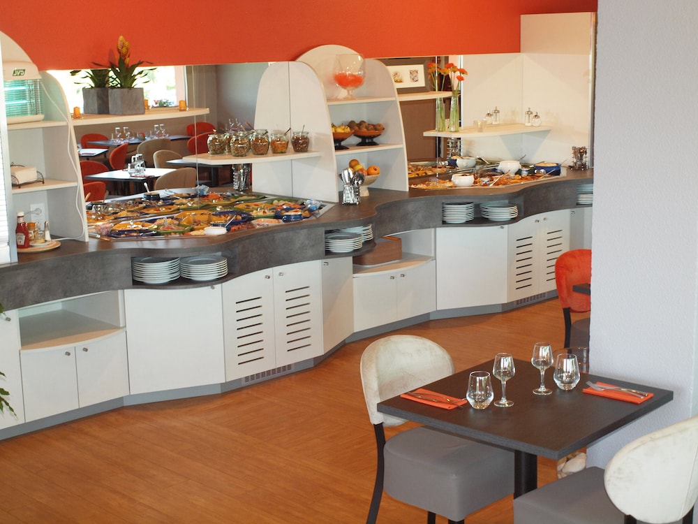 Brit Hotel Le Mans Nord Les Evens 20/36