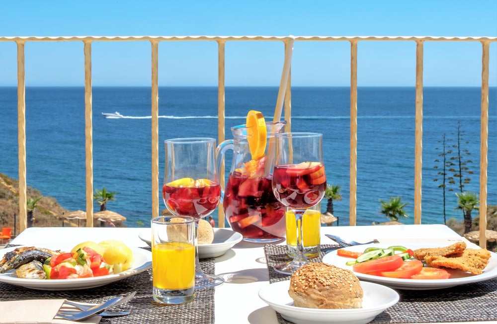 Auramar Beach Resort 57/67