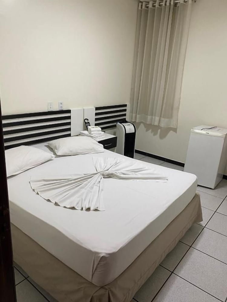 Oft Neves Hotel 8/37