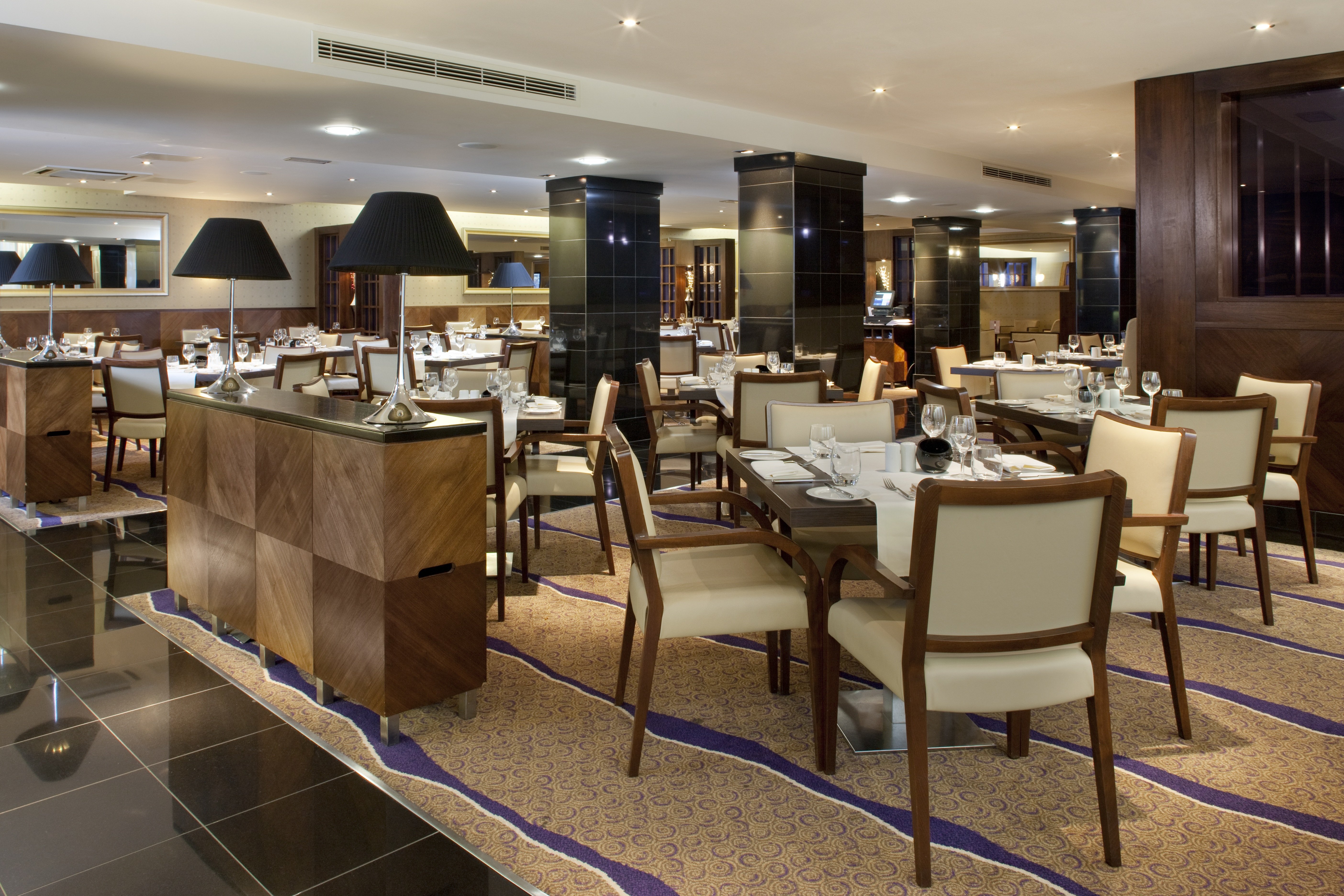 Crowne Plaza Ealing 54/76