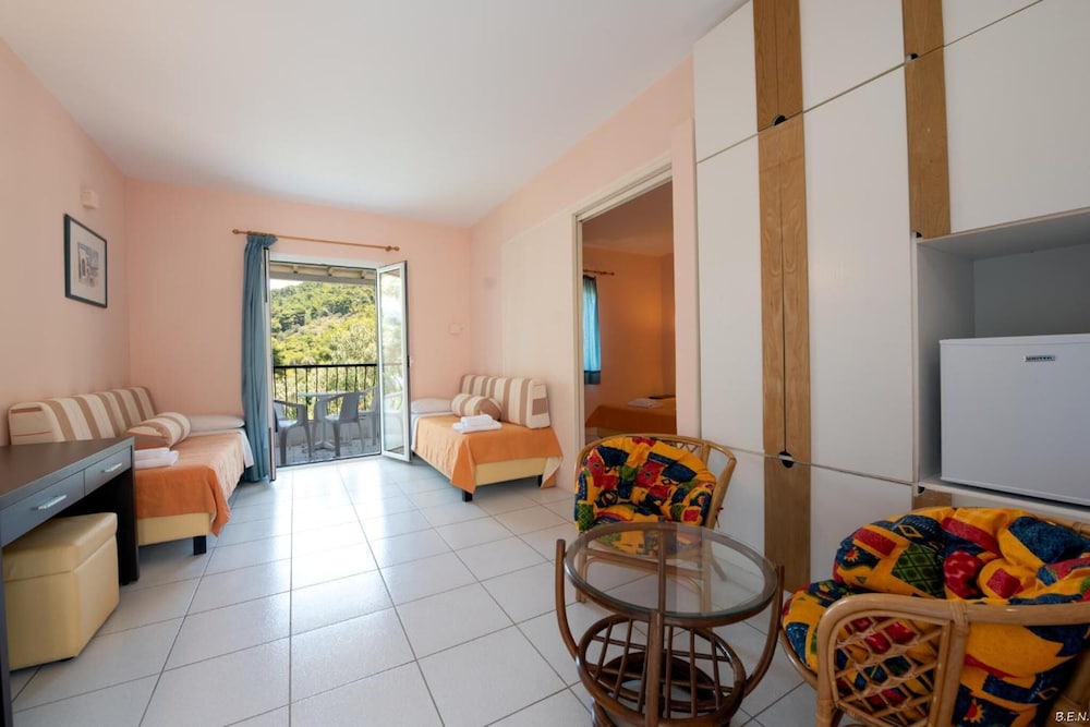 Anamar Skiathos 22/48