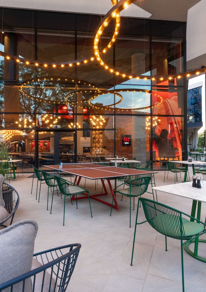 Radisson RED Hotel, Johannesburg Rosebank 55/75