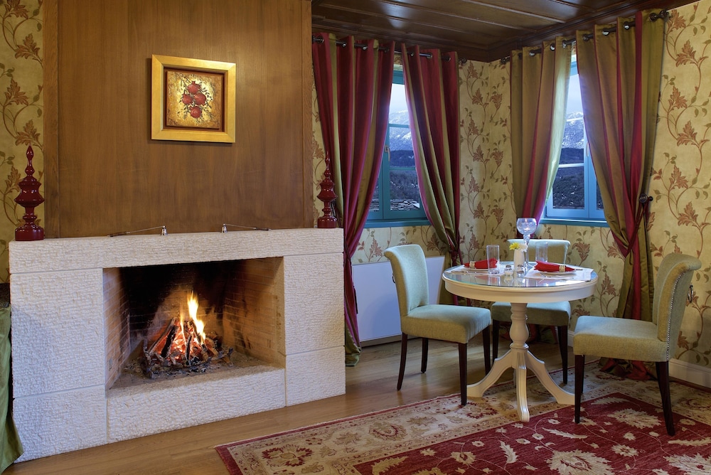 Zagori Suites 46/72