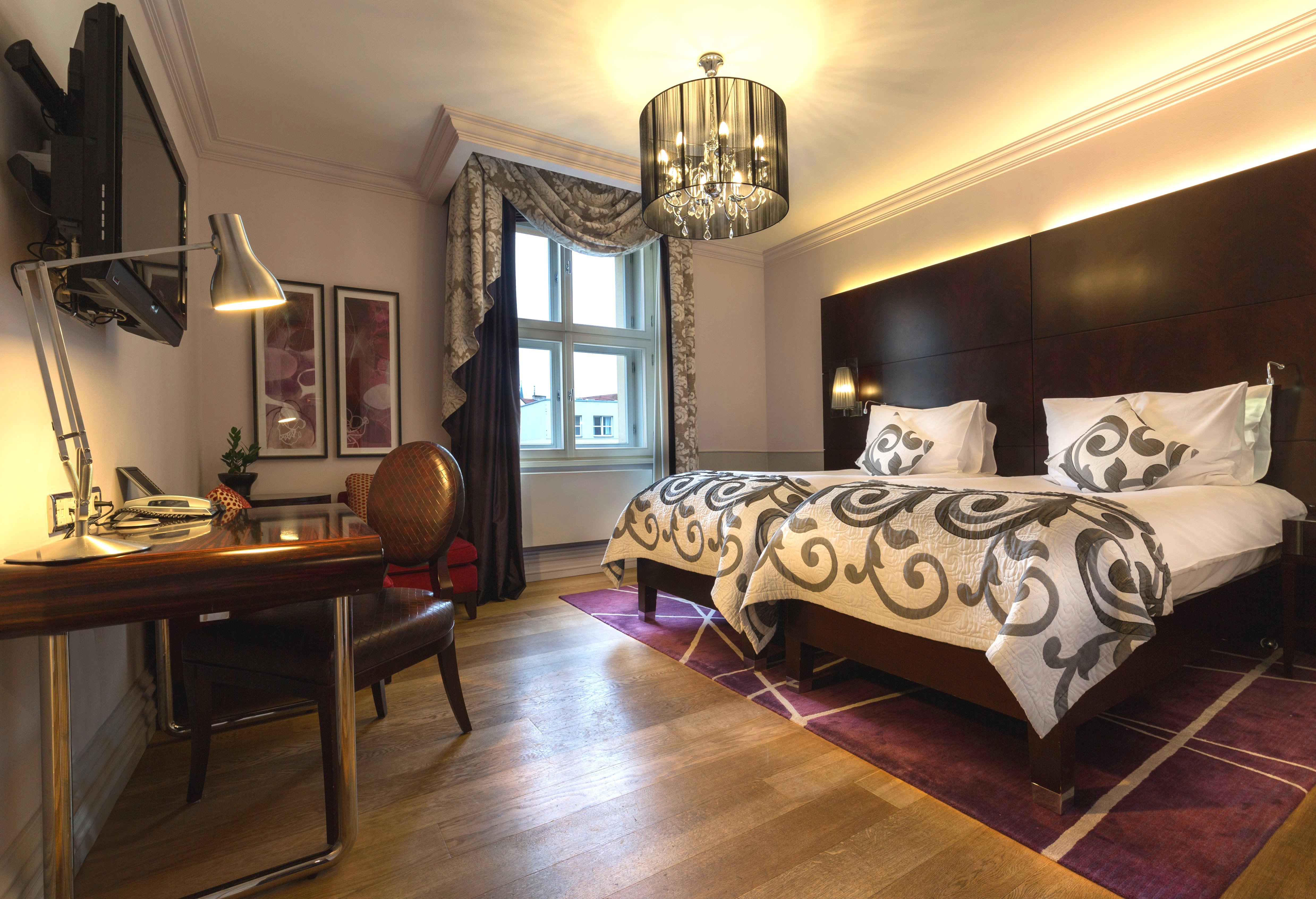 SUPERIOR, TWIN BEDS