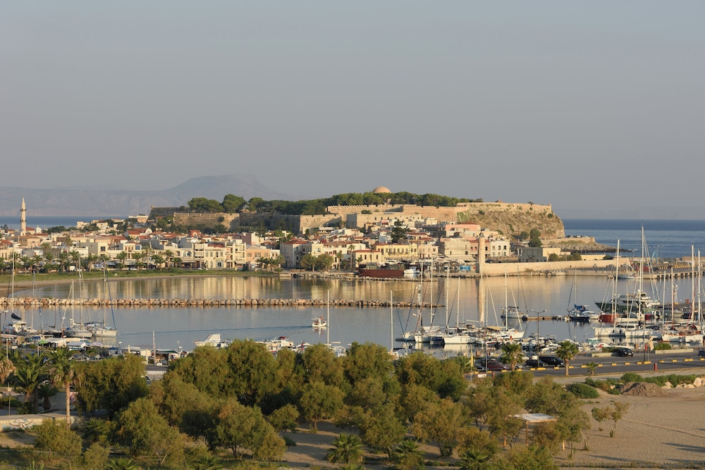 Aquila Porto Rethymno 70/73