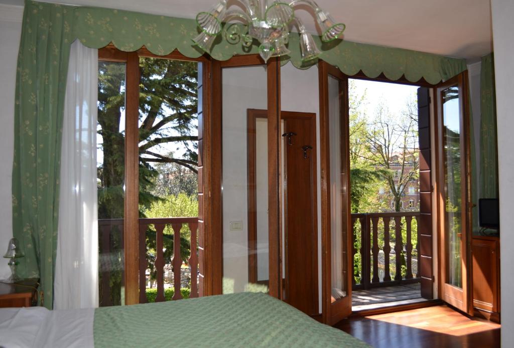 Hotel Villa Cipro 38/62