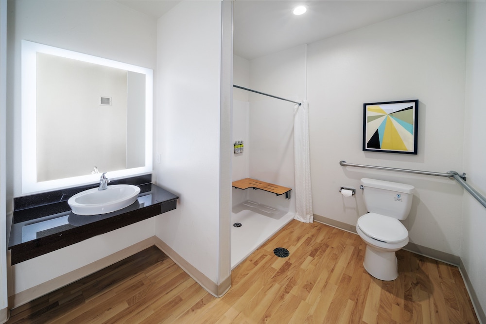 Candlewood Suites Muskogee, an IHG Hotel 17/51