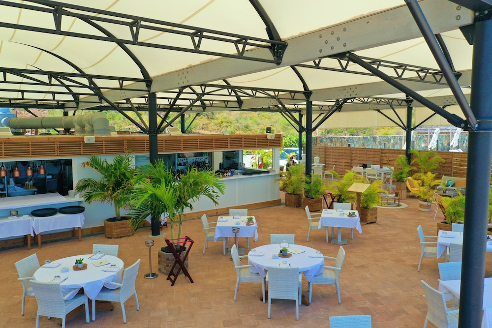 Anse Marcel Beach Resort 36/50