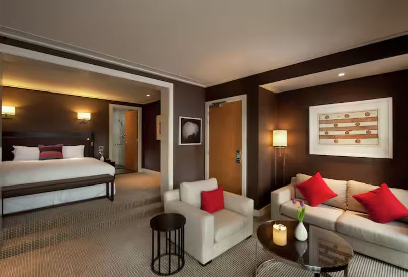 PLUS, DELUXE, KING BED, LAKE VIEW