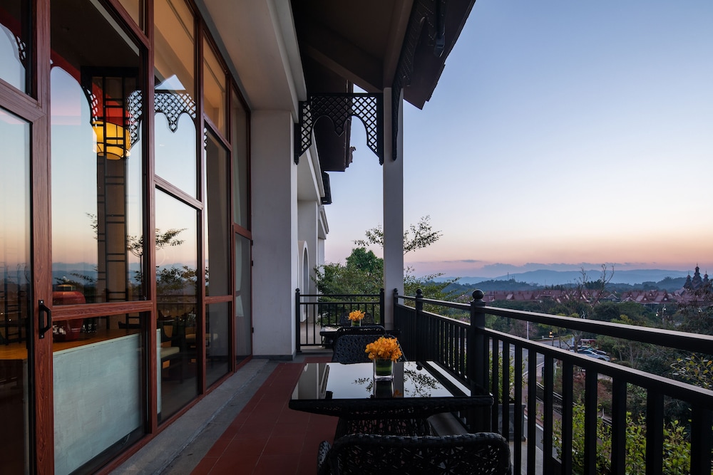 Angsana Xishuangbanna 47/50