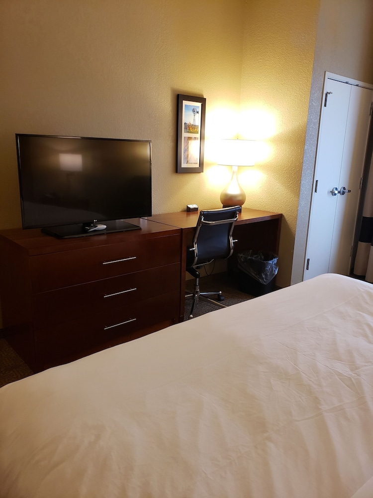 Comfort Inn & Suites Sidney I-80 13/49