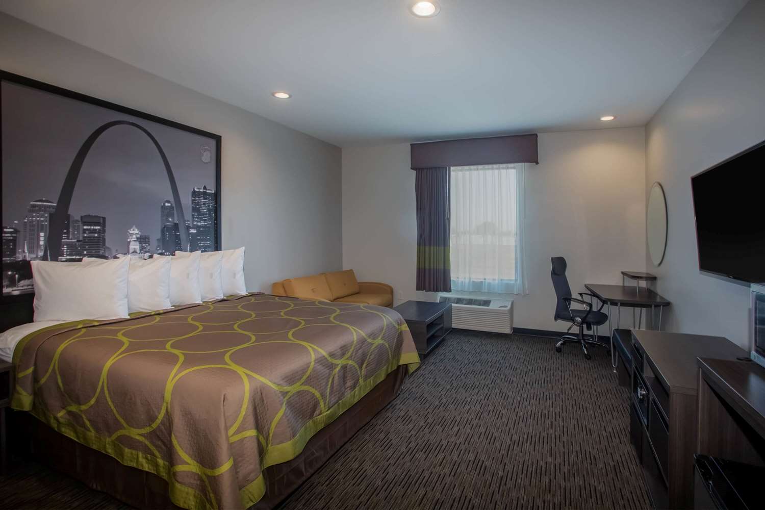 Super 8 by Wyndham St. Louis North 5/13