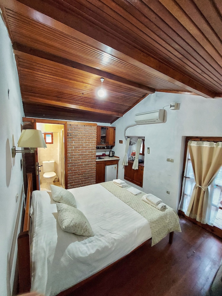 Amaranda Ada Evi - Adults Only 8/24