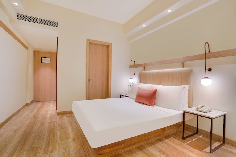 DELUXE, DOUBLE BED