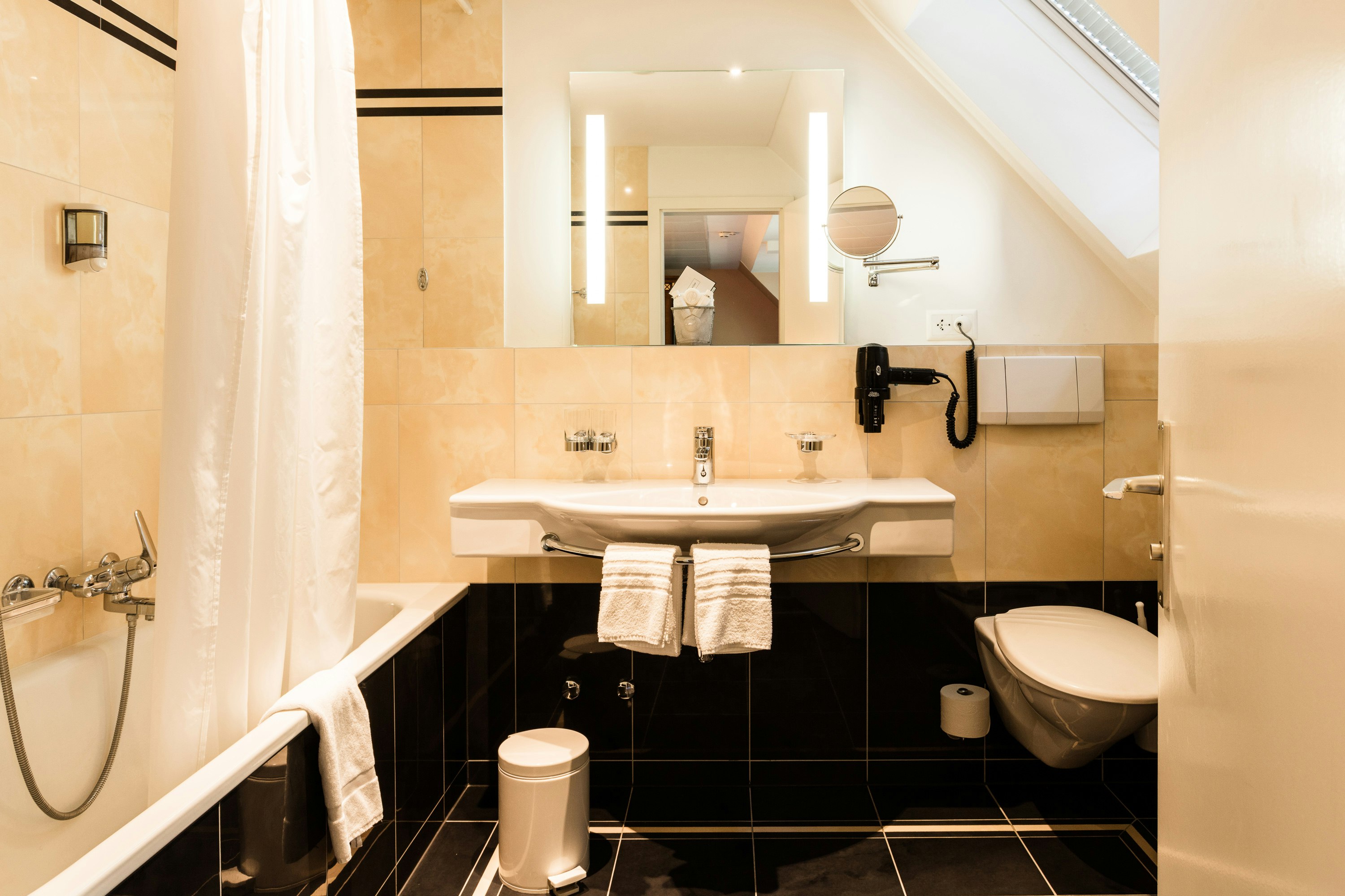 Engimatt City And Garden Hotel 32/33