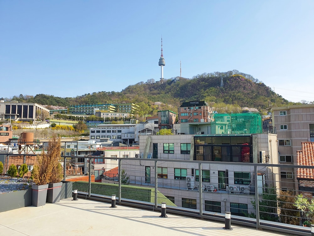 Yolo Guesthouse - Hostel 2/50