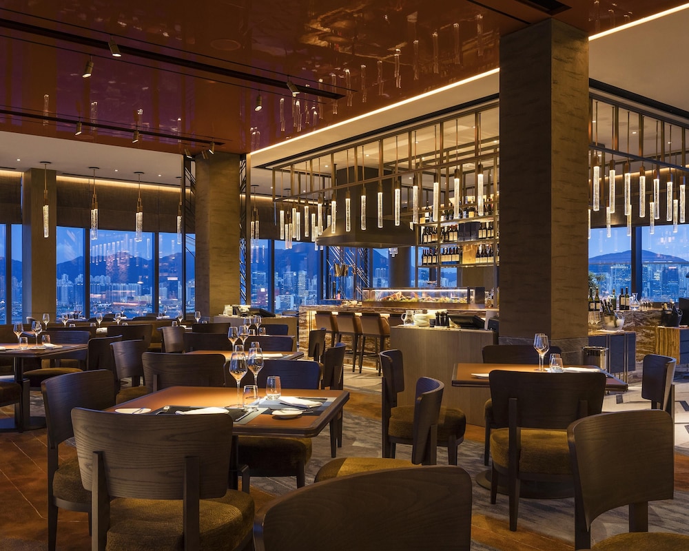 Hyatt Centric Victoria Harbour 54/70