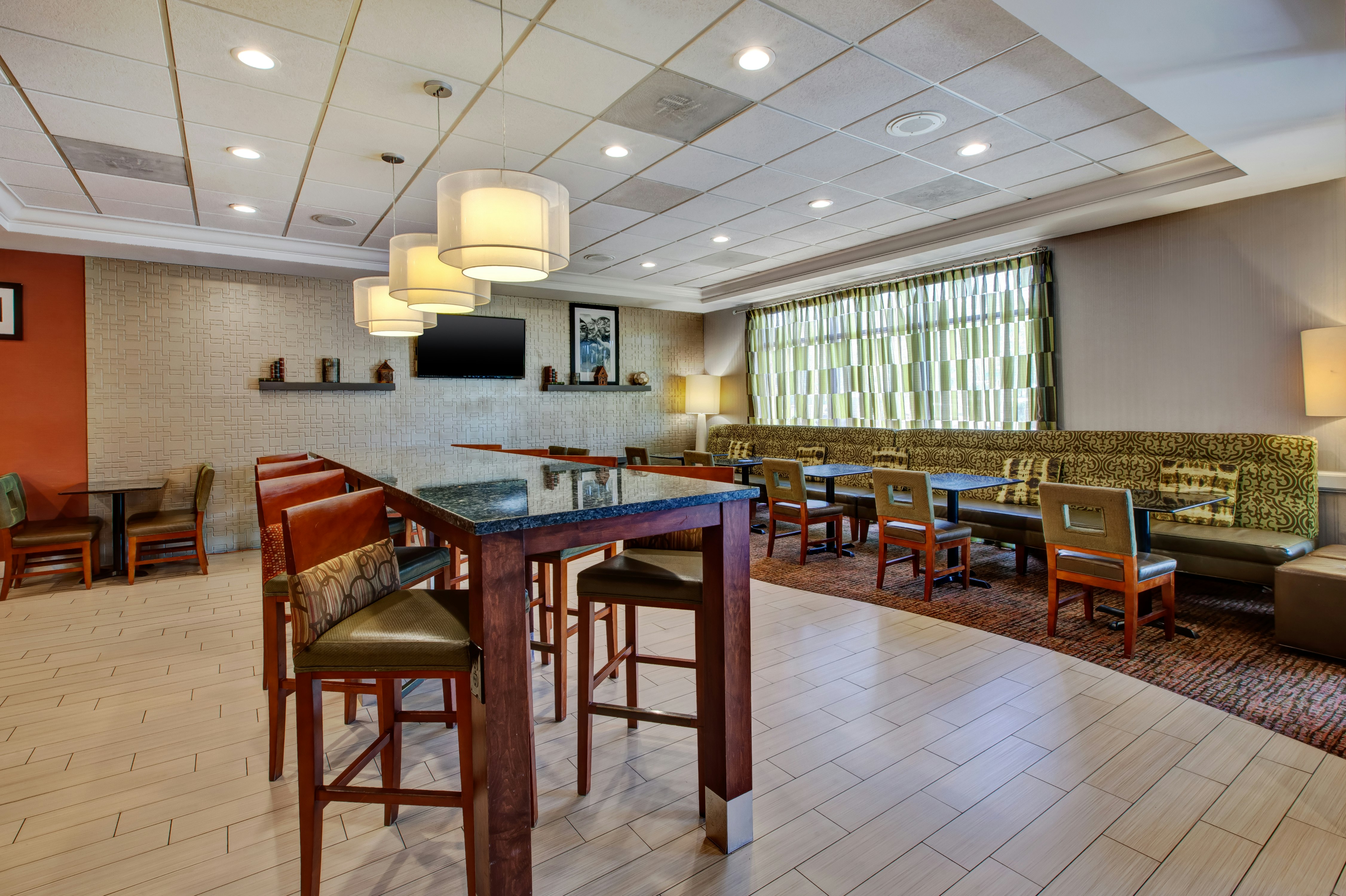 Hampton Inn College Park 19/34