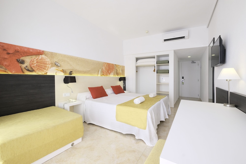 Azuline Hotel Bergantin 8/43