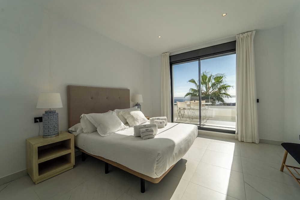 SEMI ROOM, 2 BEDROOMS, JUNIOR, PENTHOUSE, TERRACE