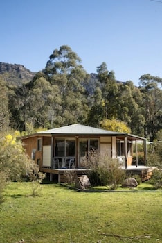 GRAMPIANS CHALETS 6/50