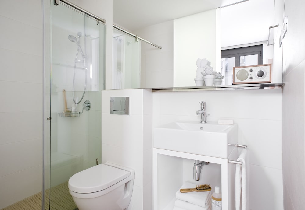 Eric Vokel Bcn Suites 49/51