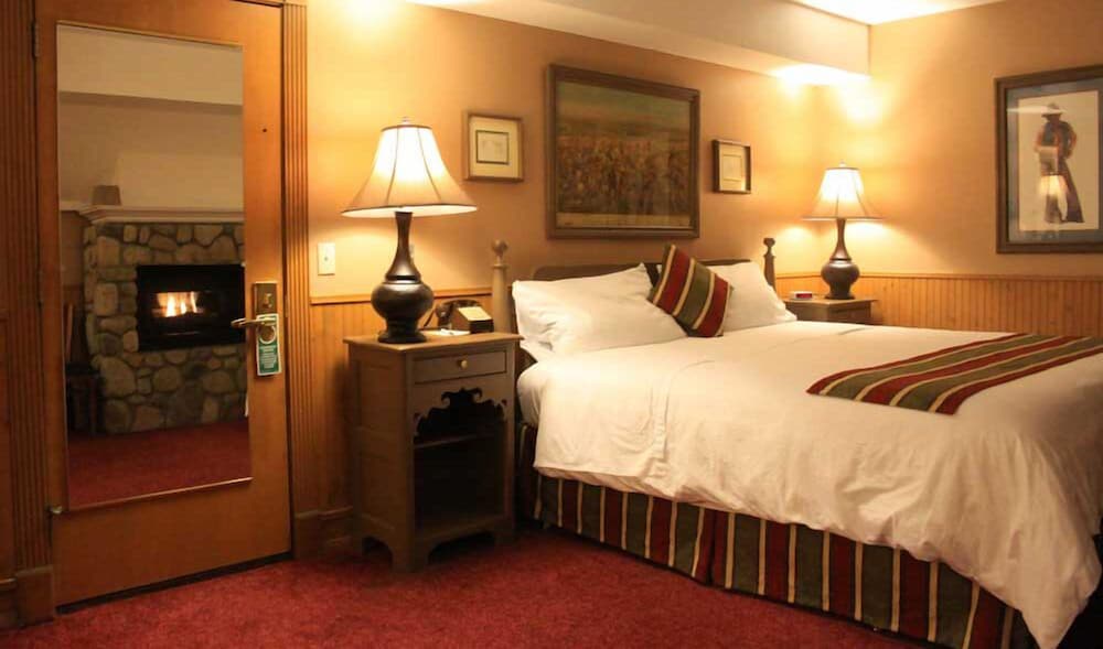 Saddleback Inn 21/44