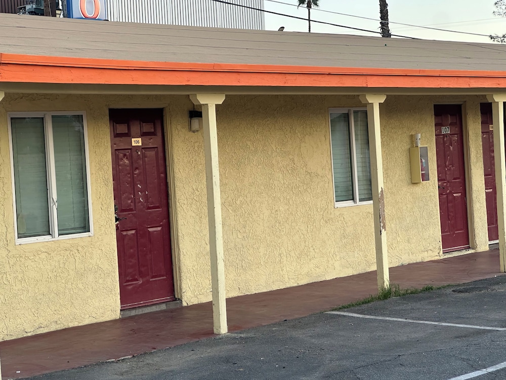 Ruta Motel 2/54