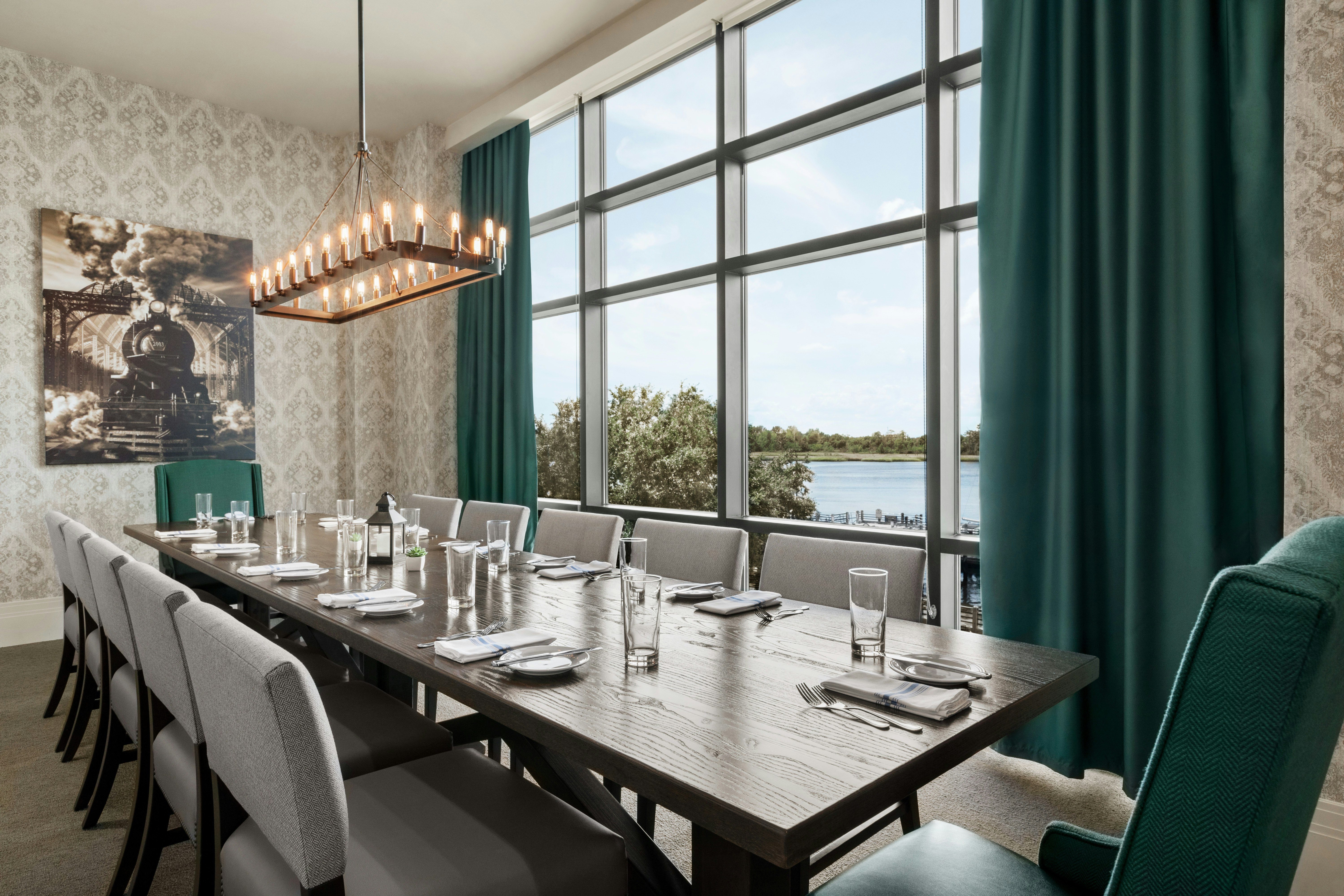 Embassy Suites by Hilton Wilmington Riverfront 56/76