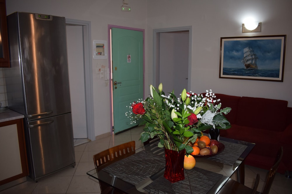 Alena Apartments 22/50