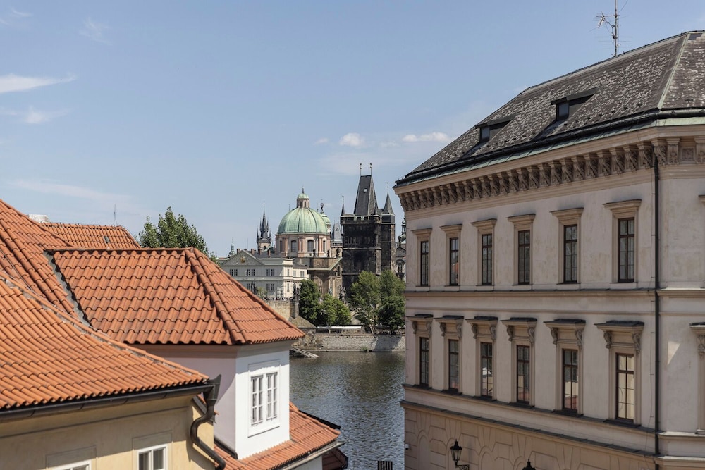 Kampa Garden 66/74
