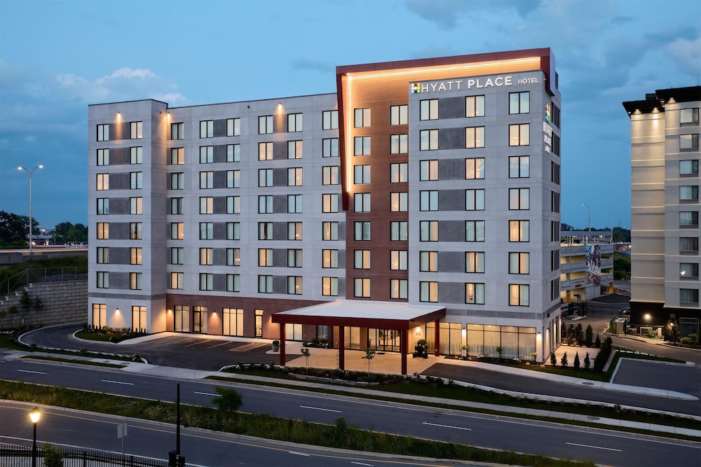 Hyatt Place Montreal Airport 1/50