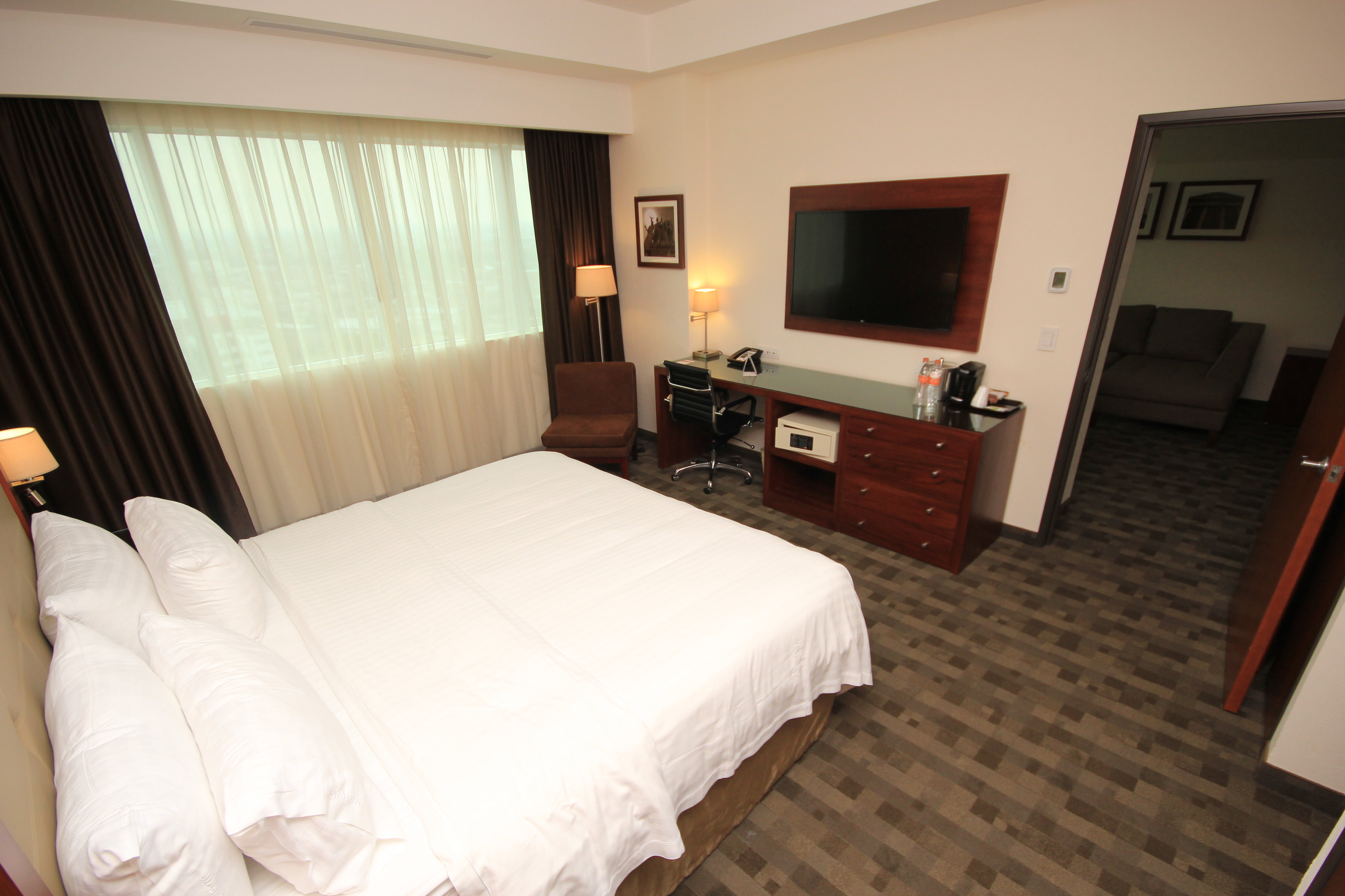 جناح بسرير كينج