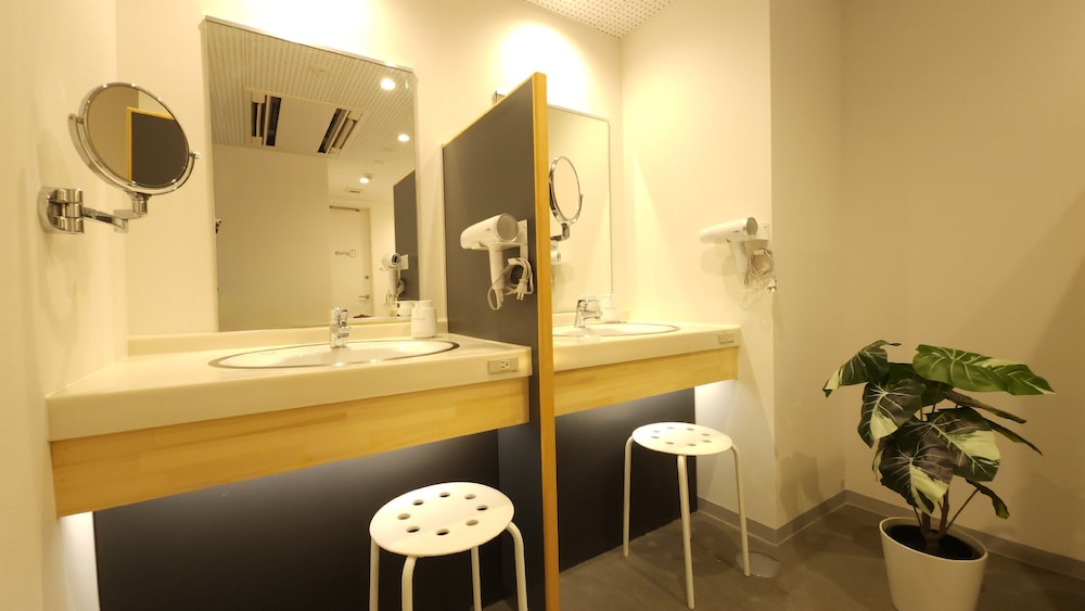 Capsule Hotel Astil Dotonbori 68/68