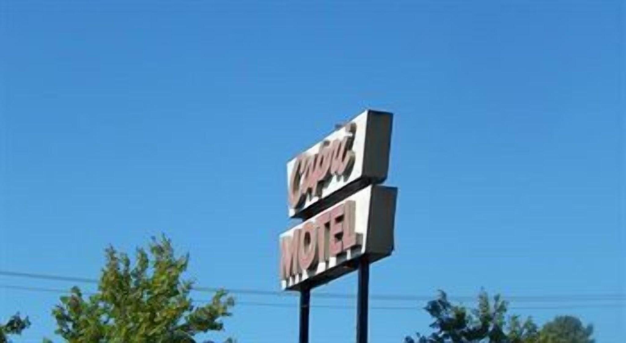 Capri Motel 2/50