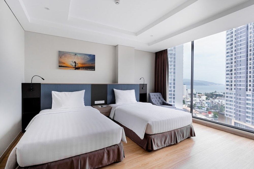 DELUXE, SEA VIEW
