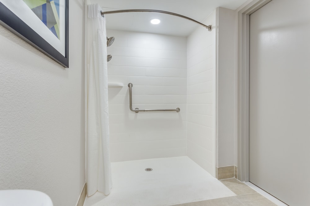 Holiday Inn Express Exton - Great Valley 68/72