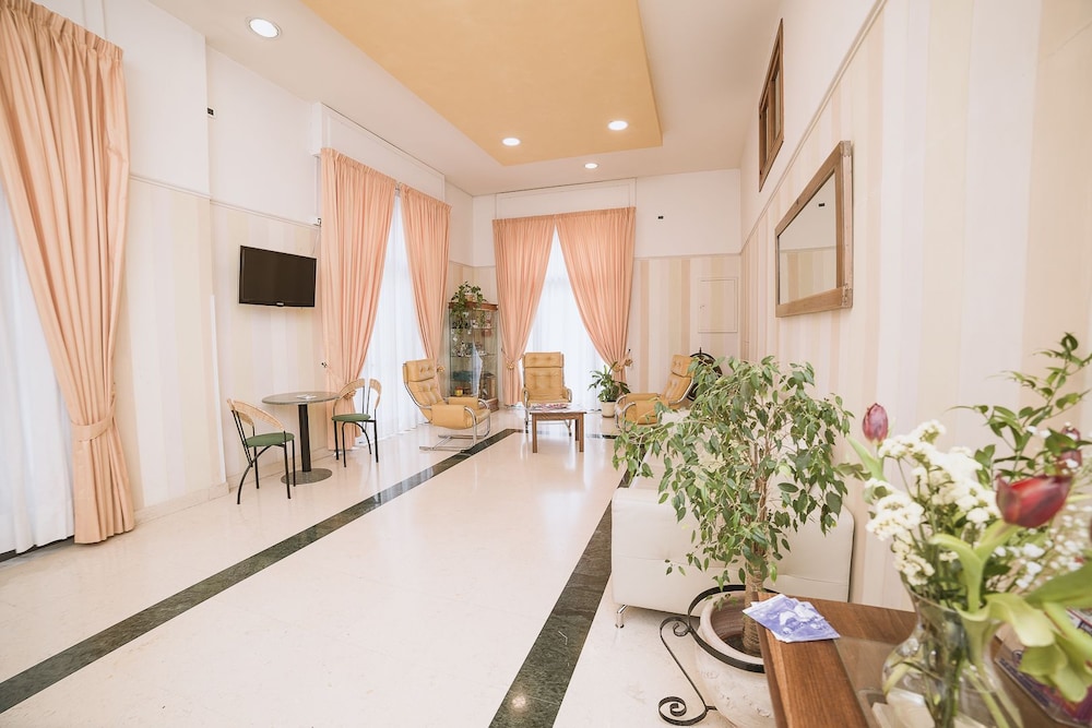Hotel De Rosa 22/32