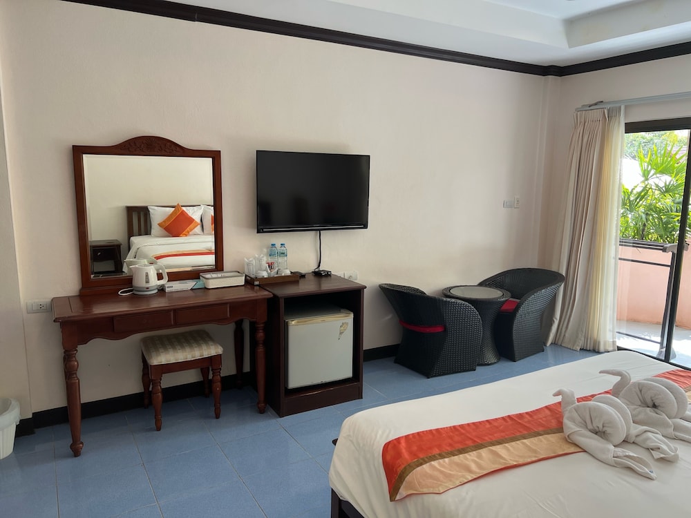 LANTA SEAFRONT RESORT 25/66