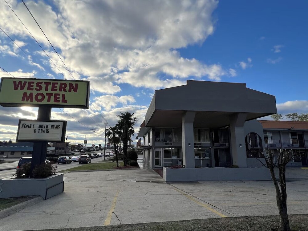 Western Inn Hattiesburg 27/36