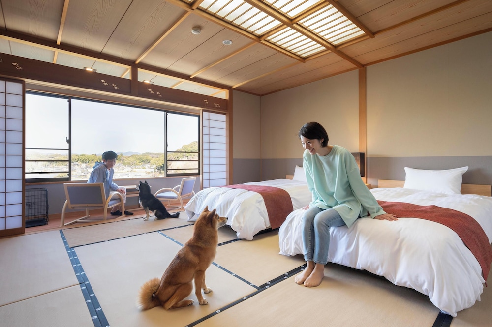 Hamanako Wanwan Paradise Hotel (Ex HAMANAKO GRAND HOTEL SAZANAMIKAN) 25/67