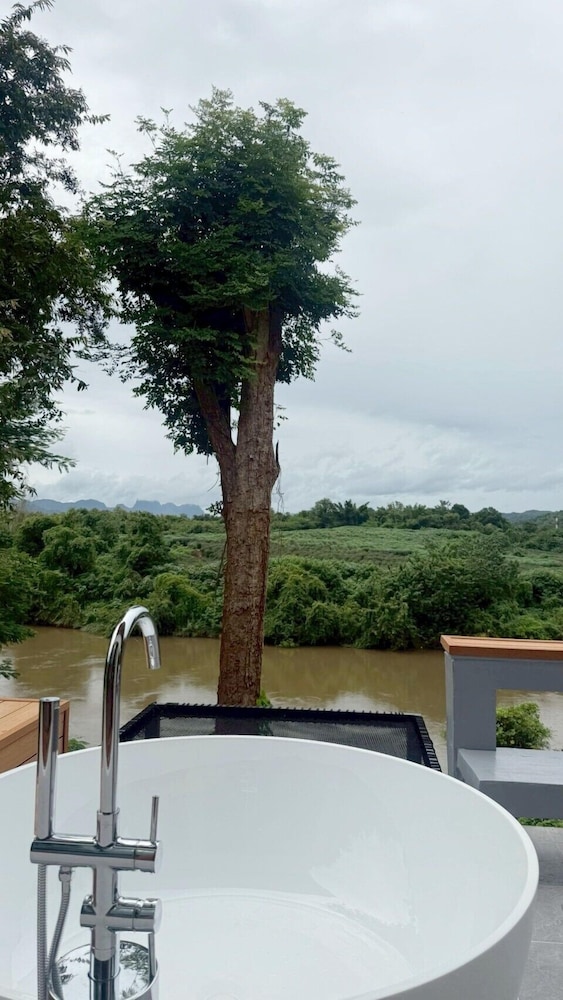 Kwainoy Riverpark & Resort 46/64