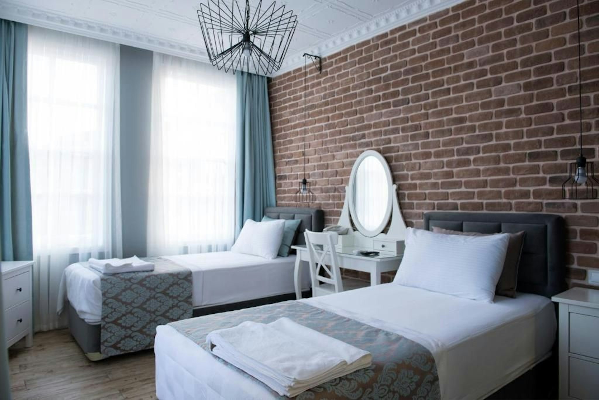Luna Boutique Hotel 10/19