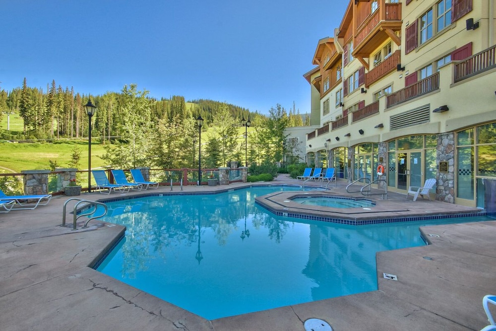 Sun Peaks Grand Hotel Conference Centre in SUN PEAKS